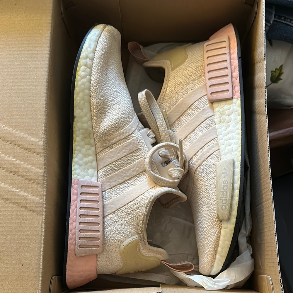 Adidas NMD R1 in Beige and Light Pink